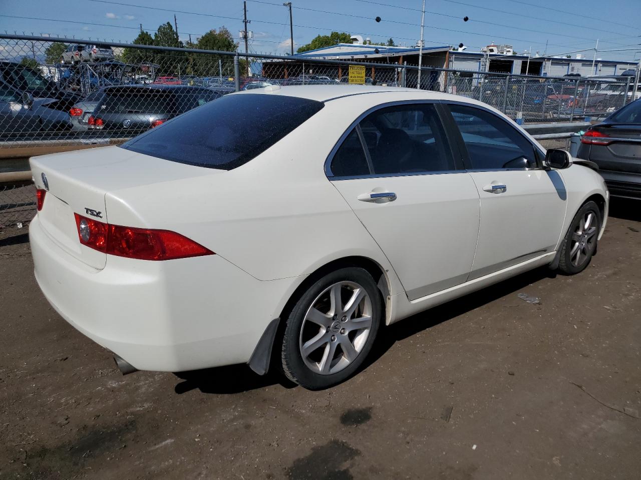 Image 3 of 2005 ACURA TSX  2005 with VIN JH4CL96805C023711