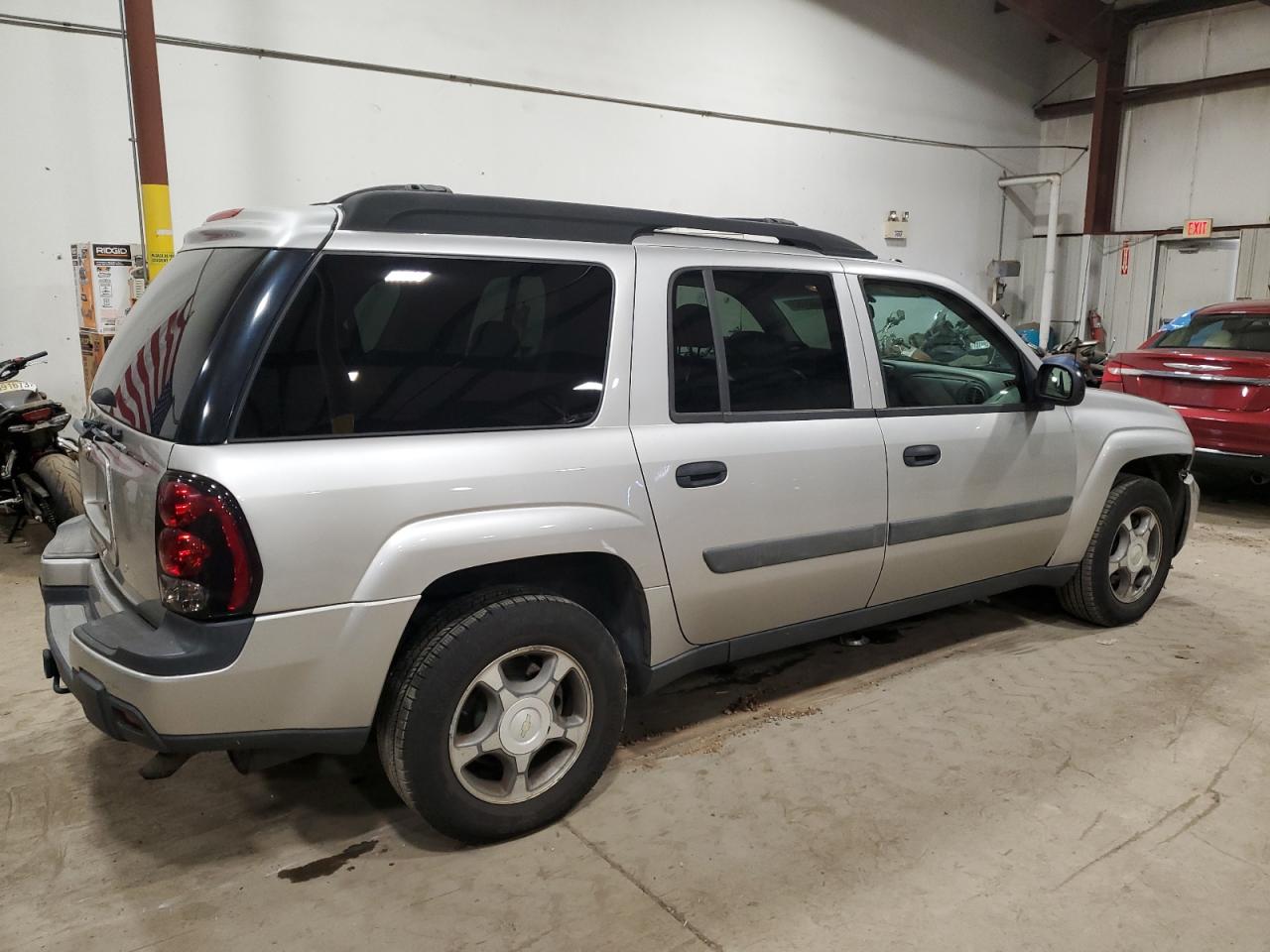 Image 3 of 2005 CHEVROLET TRAILBLAZER EXT LS 2005 with VIN 1GNET16SX56197797
