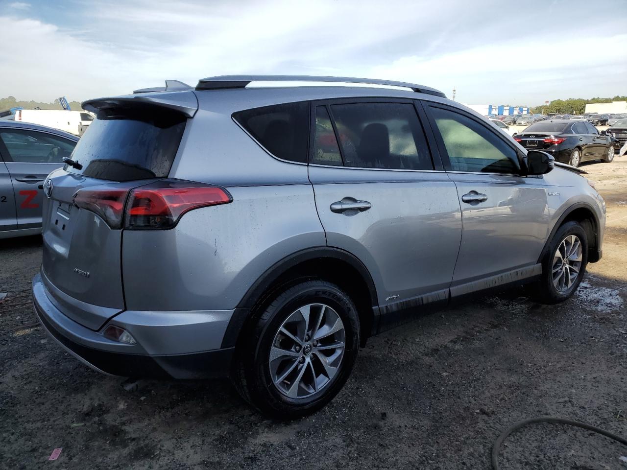 Obraz 3 z 2018 TOYOTA RAV4 HV LE 2018 z VIN JTMRJREV2JD253747