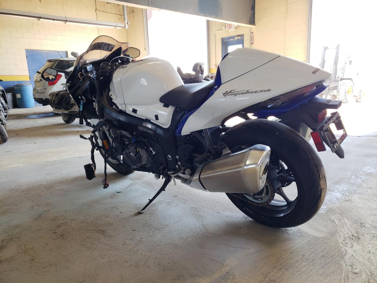 Image 3 of 2023 SUZUKI GSX1300 RR 2023 with VIN JS1EJ11B8P7100500