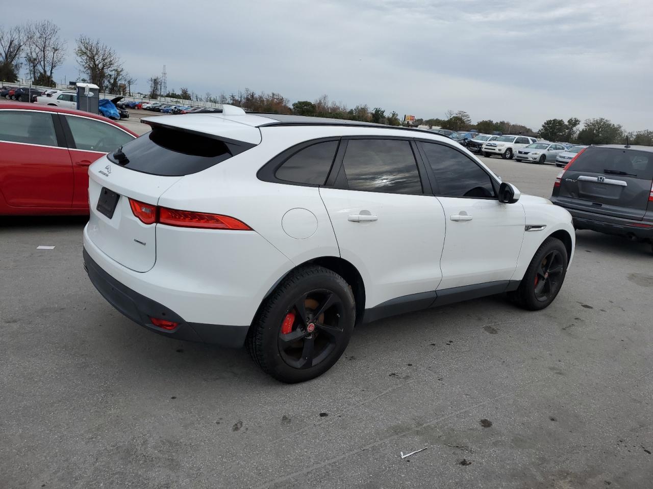 Obraz 3 z 2017 JAGUAR F-PACE PREMIUM 2017 z VIN SADCJ2BN7HA492521