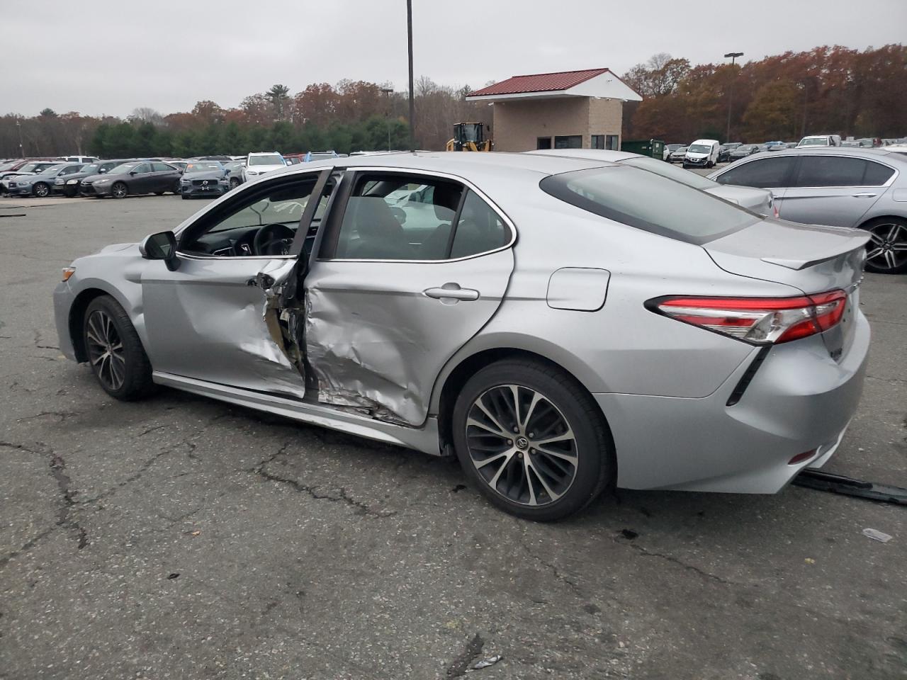 Изображение 2 2018 TOYOTA CAMRY L 2018 с VIN 4T1B11HK9JU072421