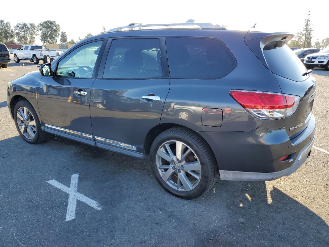 Image 2 of Nissan Pathfinder S 2013 with VIN 5N1AR2MN1DC614681