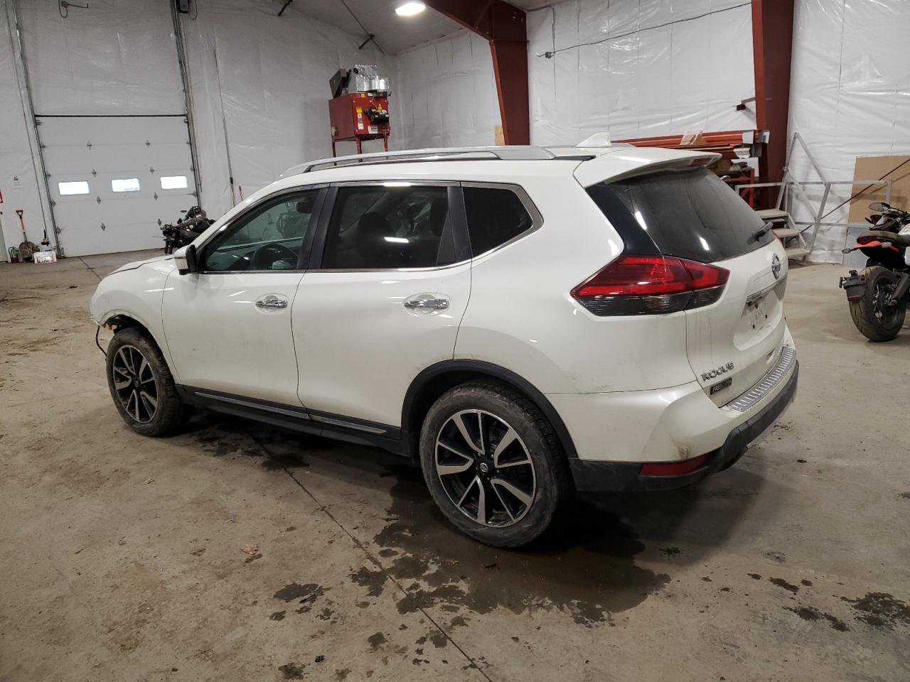 Изображение 2 2017 NISSAN ROGUE SV 2017 с VIN 5N1AT2MV1HC766208