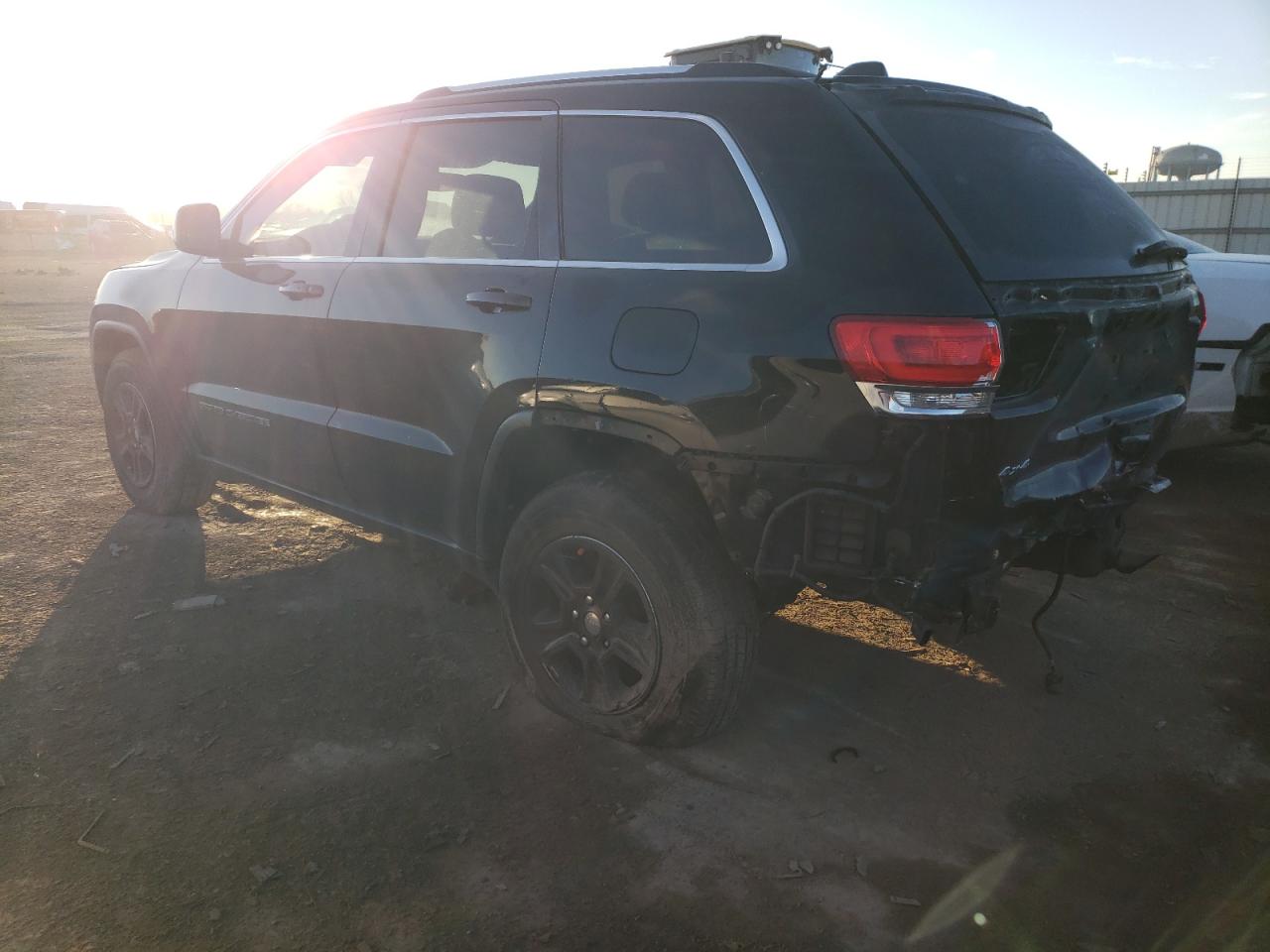 Obraz 2 z 2017 JEEP GRAND CHEROKEE LAREDO 2017 z VIN 1C4RJFAG4HC843535