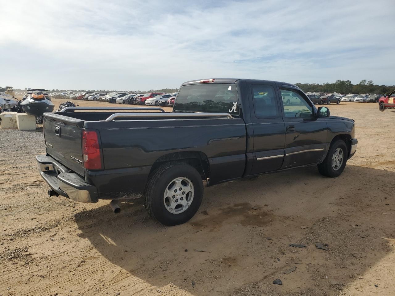 Image 3 of 2004 CHEVROLET SILVERADO C1500 2004 with VIN 2GCEC19T341279387