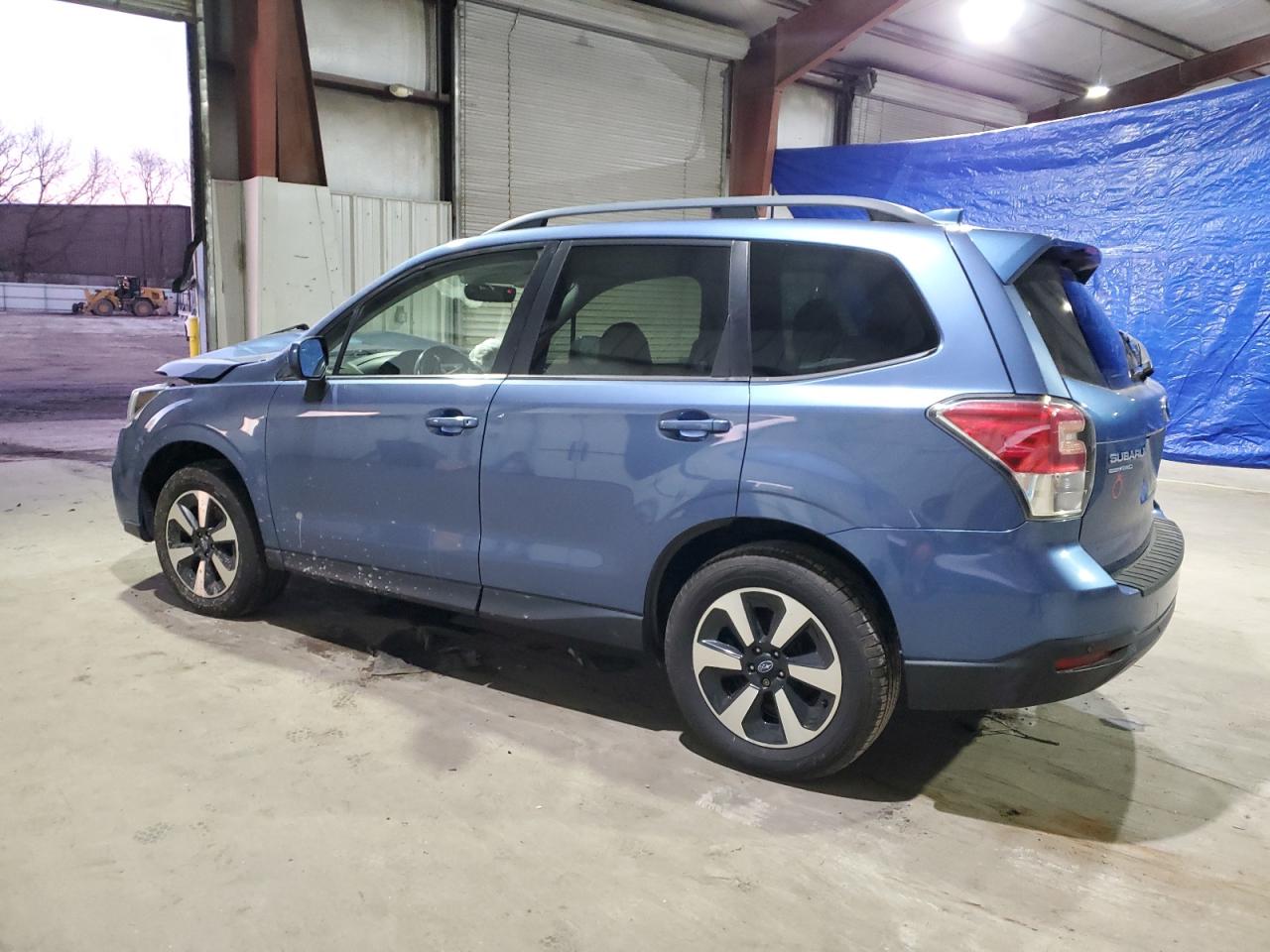 Изображение 2 2017 SUBARU FORESTER 2.5I LIMITED 2017 с VIN JF2SJARC6HH422085