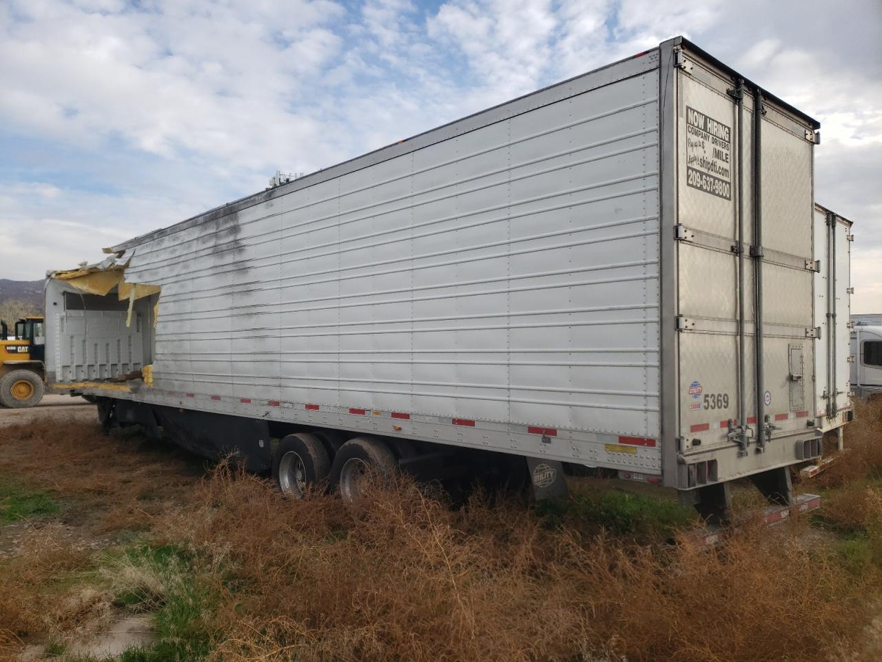 Image 3 of 2023 UTILITY 53 FT REEF 2023 with VIN 1UYVS2532P2886126