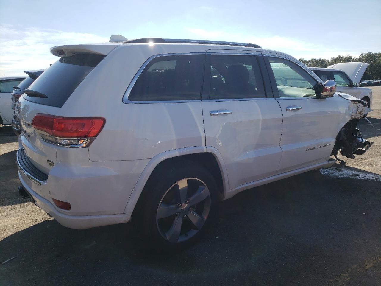 Image 3 of 2015 JEEP GRAND CHEROKEE OVERLAND 2015 with VIN 1C4RJECG4FC856600