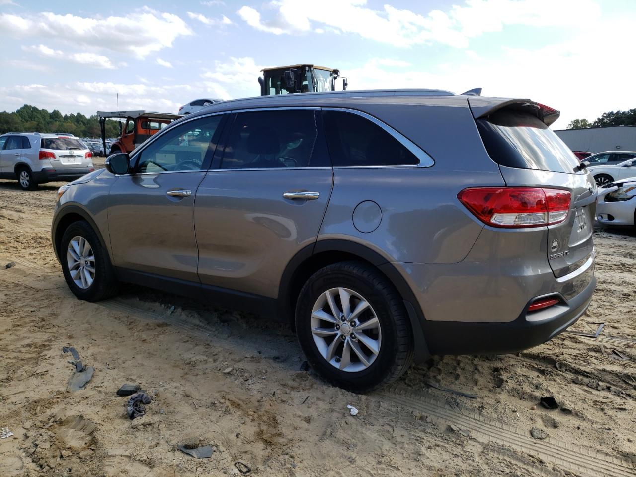 Image 2 of 2018 KIA SORENTO LX 2018 with VIN 5XYPG4A37JG397597