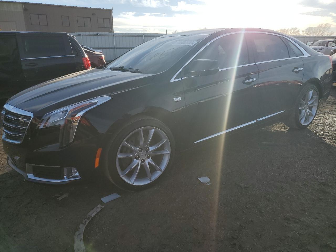 Obraz 1 z 2019 CADILLAC XTS PREMIUM LUXURY 2019 z VIN 2G61R5S30K9149129