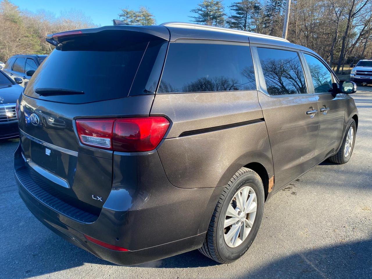 Image 3 of 2016 KIA SEDONA LX 2016 with VIN KNDMB5C1XG6093159