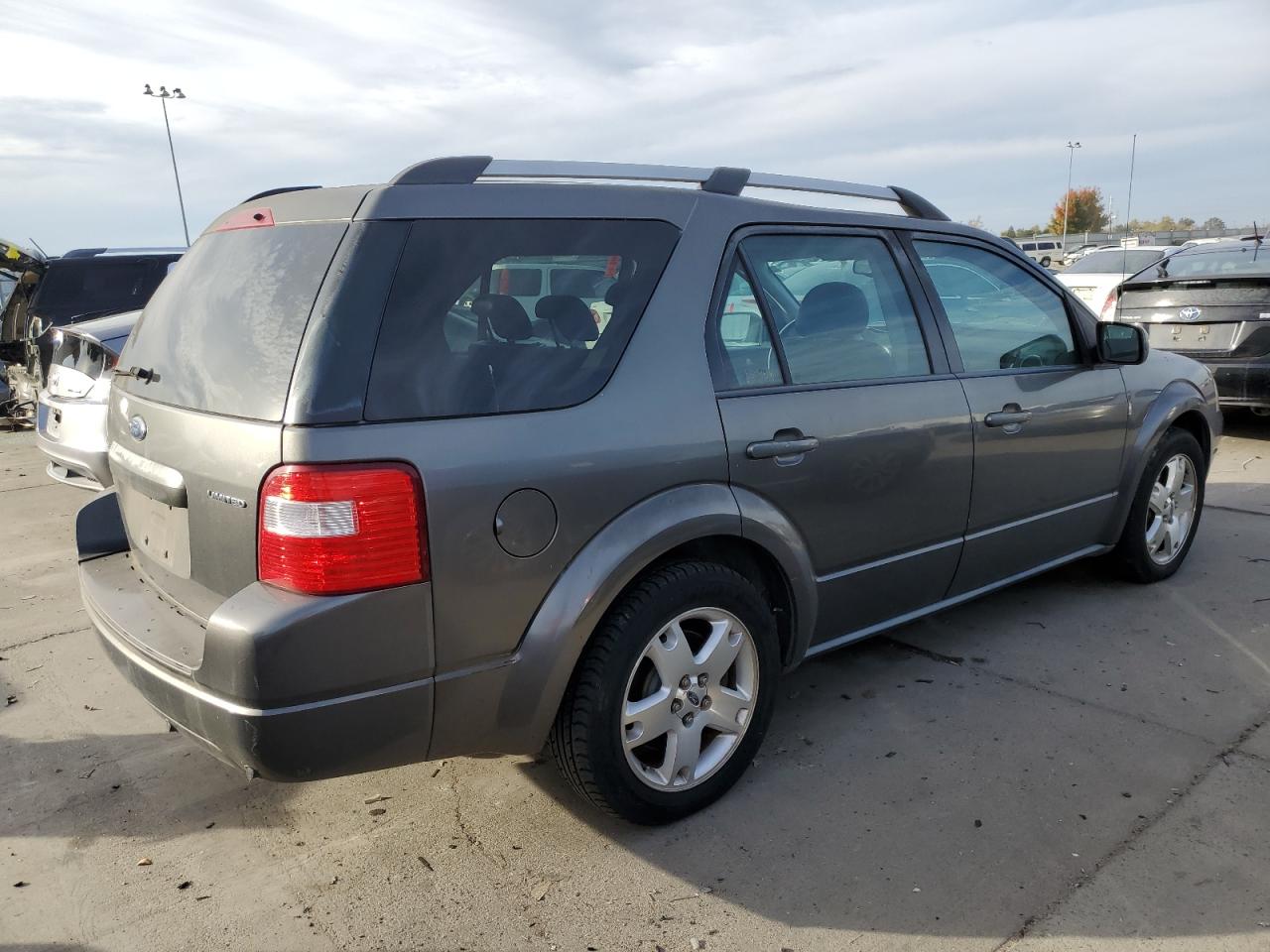 Obraz 3 z 2005 FORD FREESTYLE LIMITED 2005 z VIN 1FMDK06135GA75524