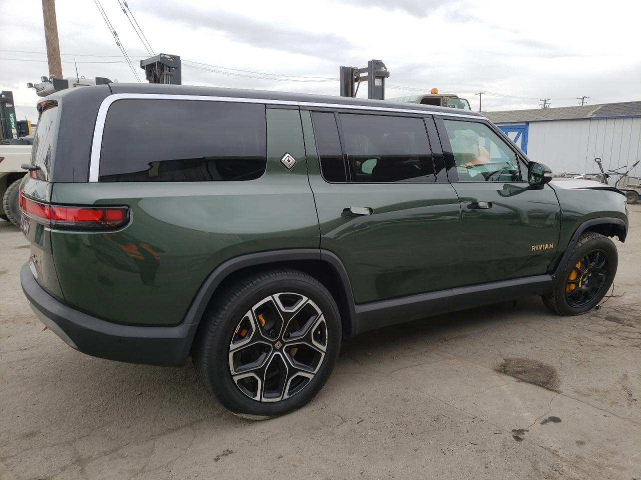 Image 3 of 2023 RIVIAN R1S LAUNCH EDITION 2023 with VIN 7PDSGABL7PN004473