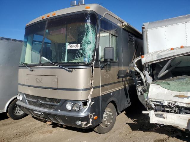 Image 2 of 2004 WORKHORSE CUSTOM CHASSIS MOTORHOME CHASSIS W22 2004 with VIN 5B4MP67G143379345