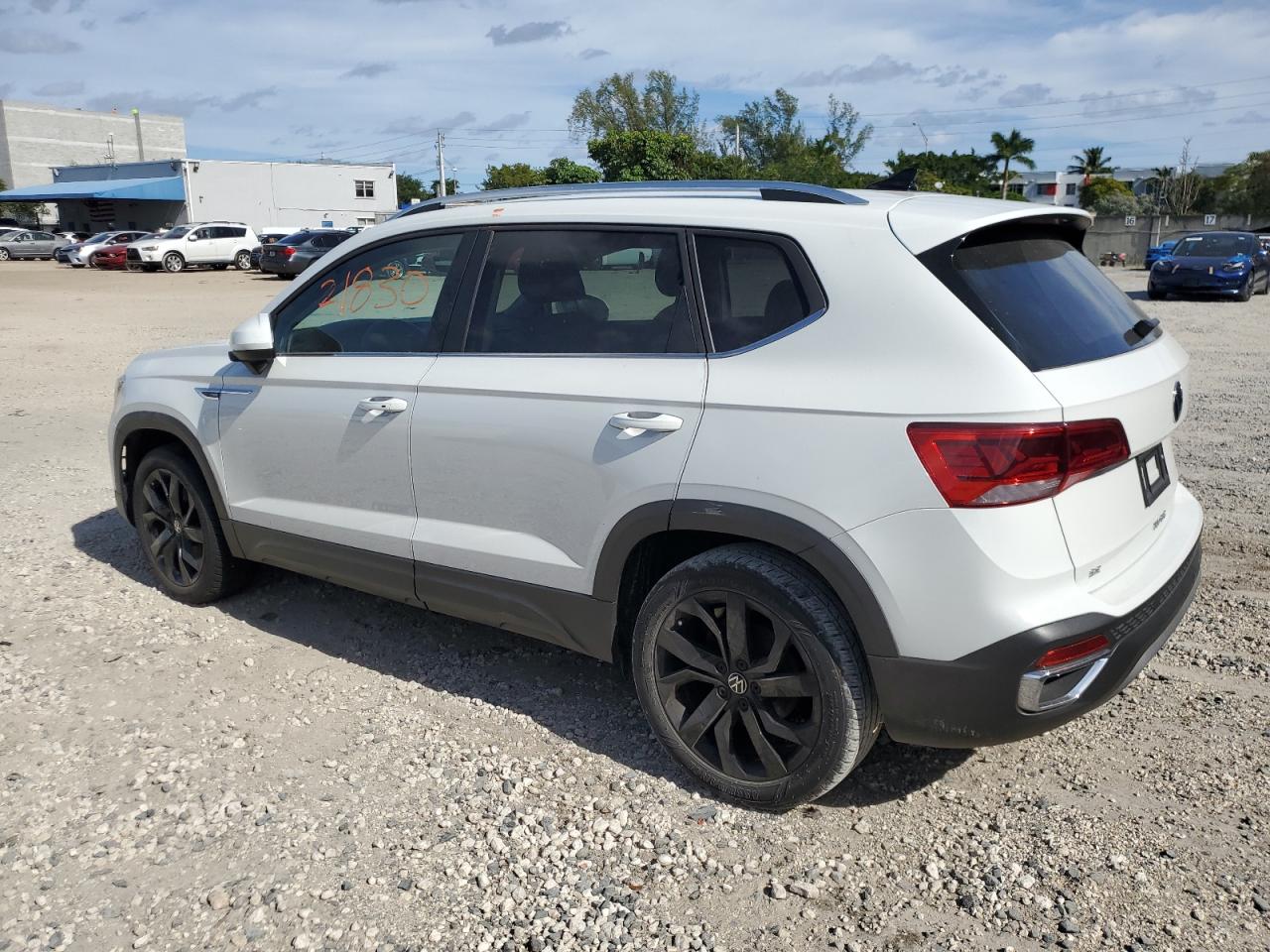 Image 2 of 2022 VOLKSWAGEN TAOS SE 2022 with VIN 3VVSX7B28NM066541