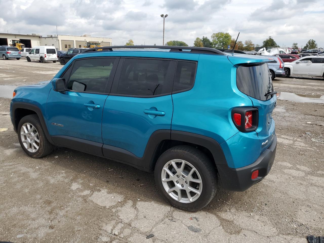 Image 2 of 2020 JEEP RENEGADE LATITUDE 2020 with VIN ZACNJBBB0LPL34540