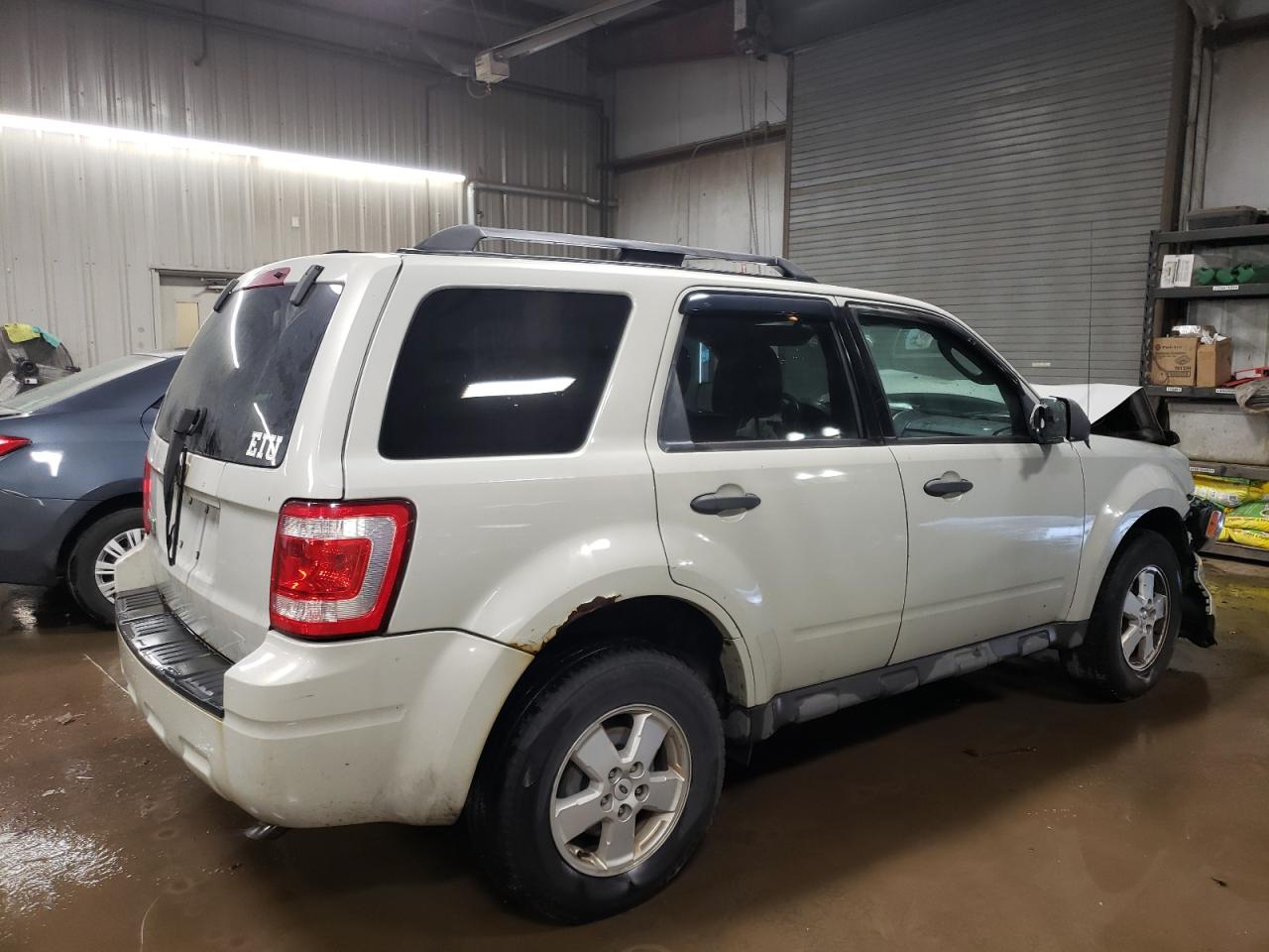 Obraz 3 z 2009 FORD ESCAPE XLT 2009 z VIN 1FMCU03G99KC31275