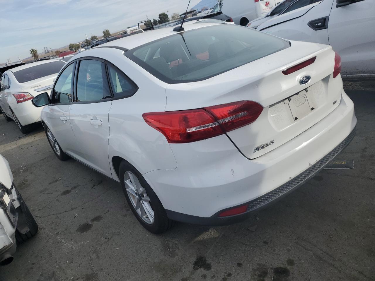 Obraz 2 z 2015 FORD FOCUS SE 2015 z VIN 1FADP3F23FL206109