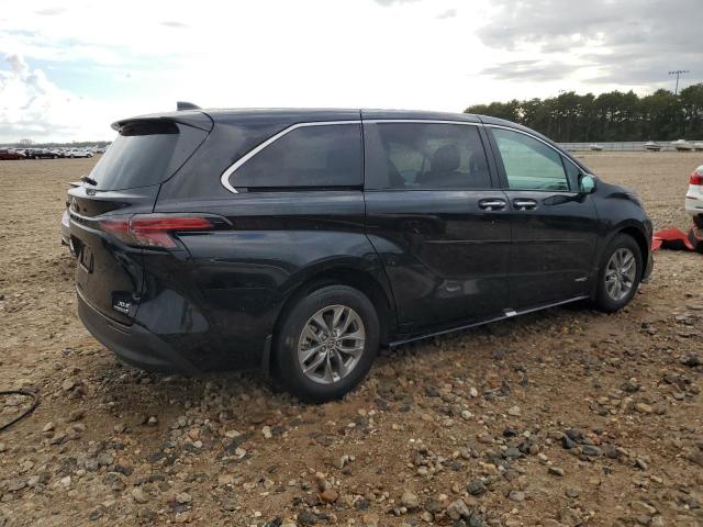 Image 3 of 2021 TOYOTA SIENNA XLE 2021 with VIN 5TDYRKEC4MS005986