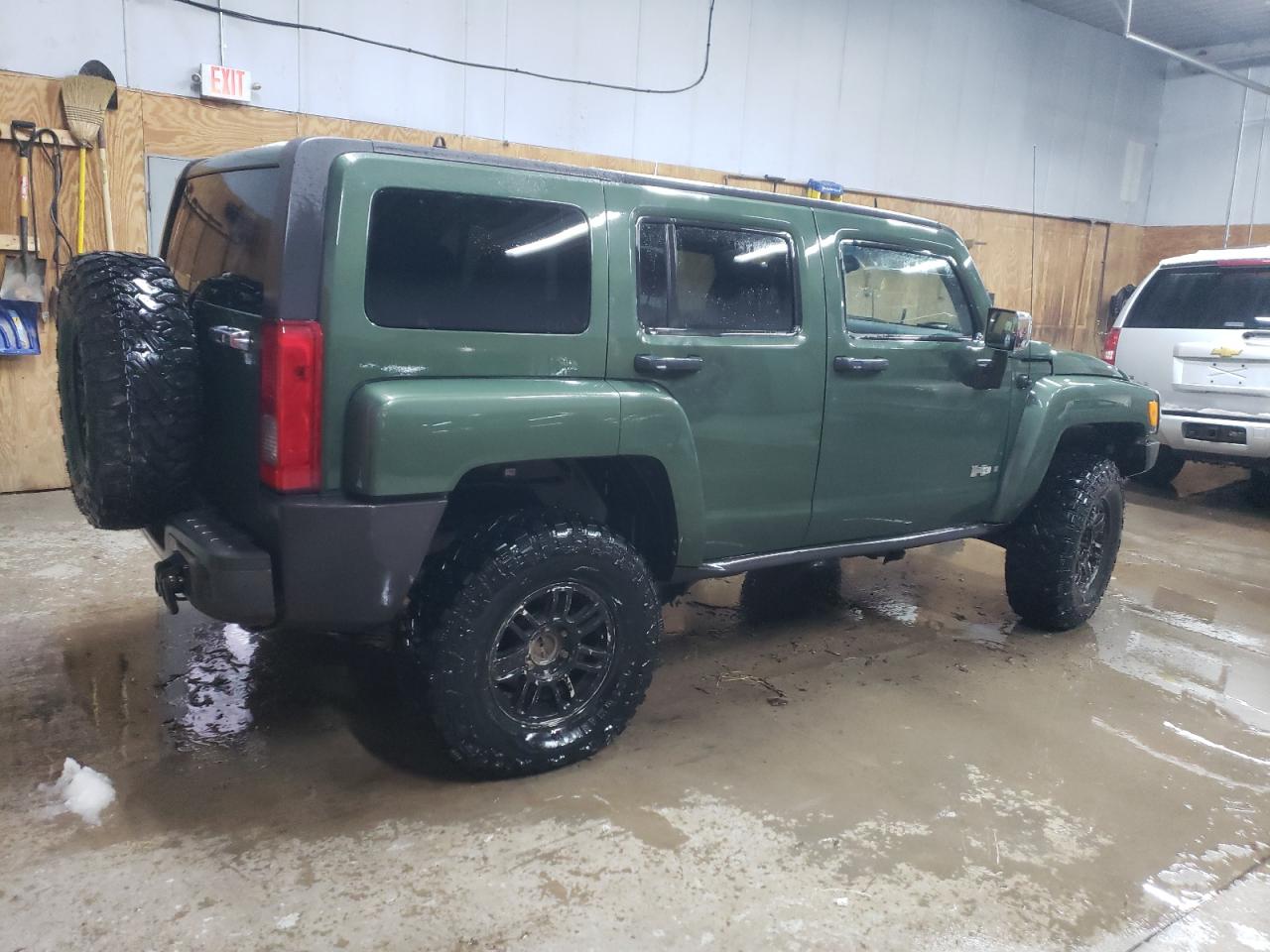 Image 3 of 2006 HUMMER H3  2006 with VIN 5GTDN136X68107309