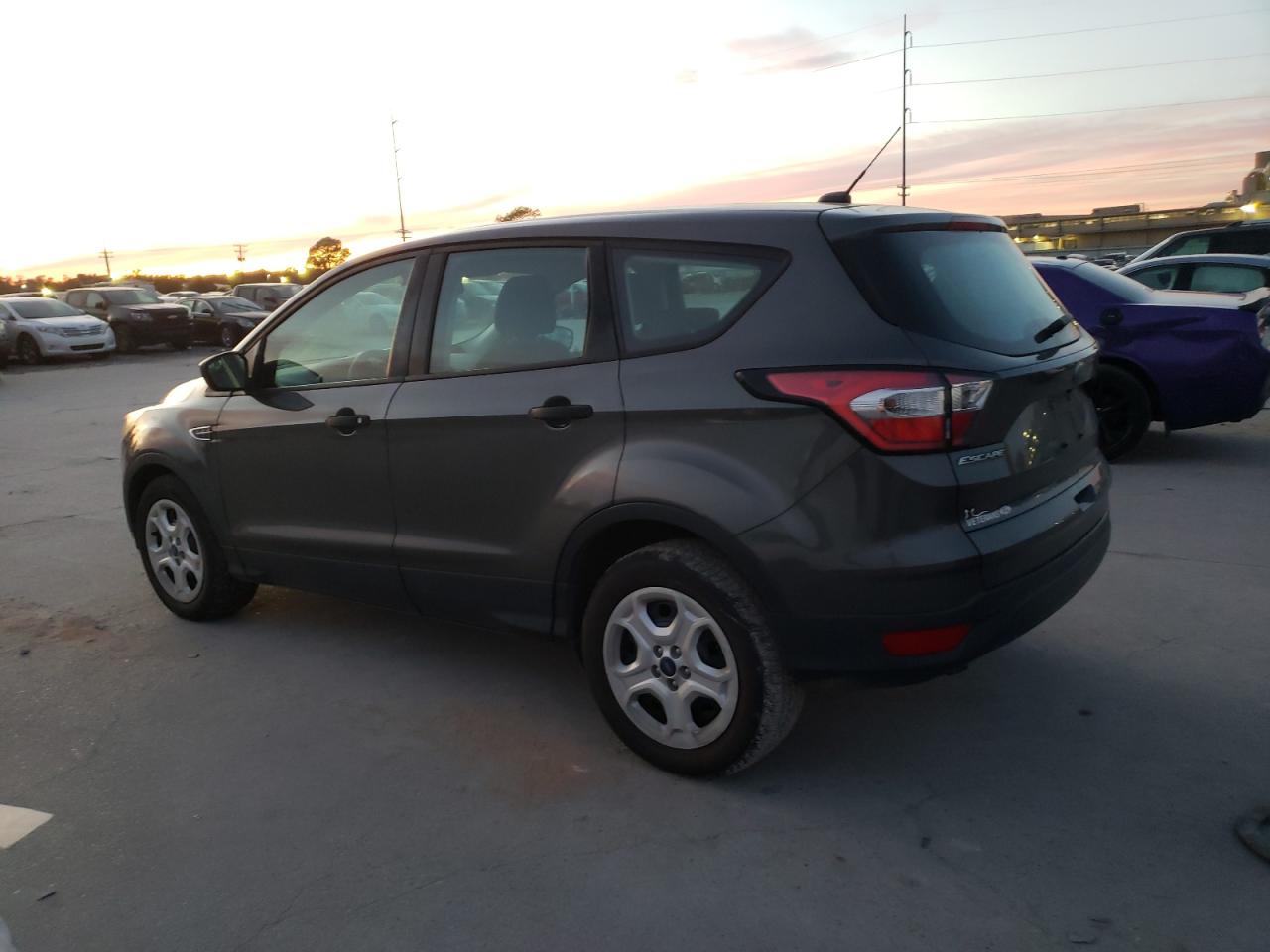 Изображение 2 2017 FORD ESCAPE S 2017 с VIN 1FMCU0F74HUC59788