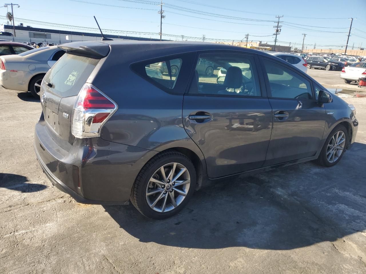 Image 3 of 2017 TOYOTA PRIUS V  2017 with VIN JTDZN3EU2HJ072720