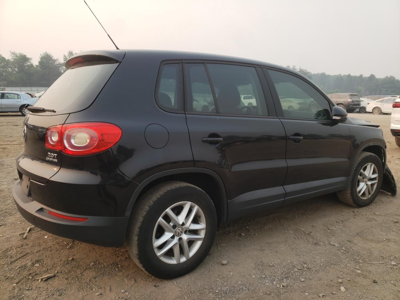 Image 3 of 2011 VOLKSWAGEN TIGUAN S 2011 with VIN WVGBV7AXXBW520622
