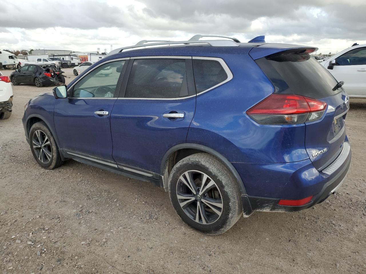 Image 2 of 2018 NISSAN ROGUE S 2018 with VIN JN8AT2MVXJW322645