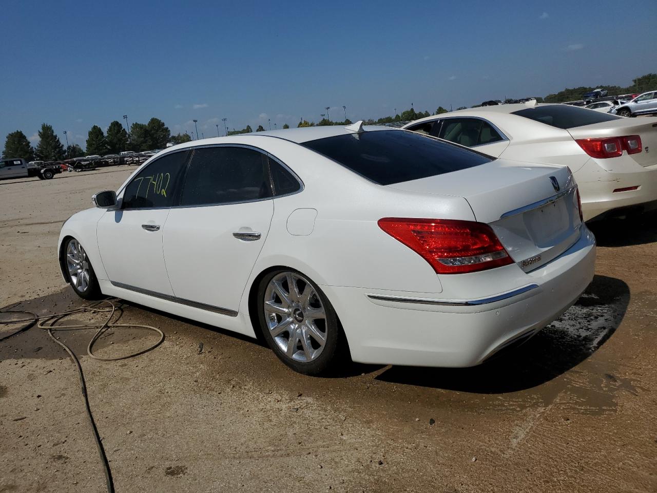 Image 2 of 2012 HYUNDAI EQUUS SIGNATURE 2012 with VIN KMHGH4JH5CU056642