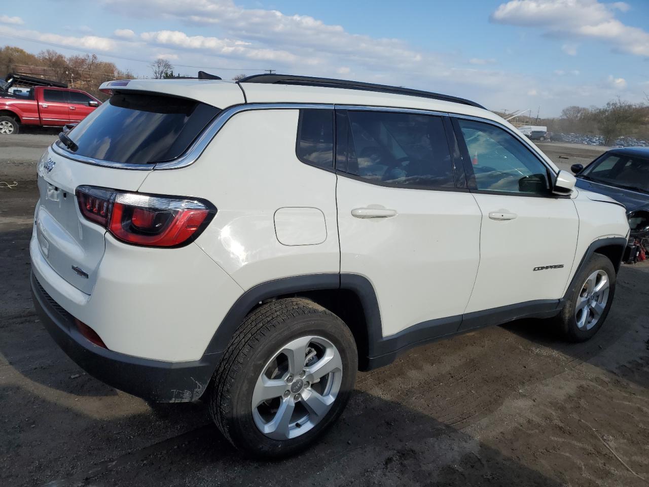 Obraz 3 z 2018 JEEP COMPASS LATITUDE 2018 z VIN 3C4NJDBB8JT484884