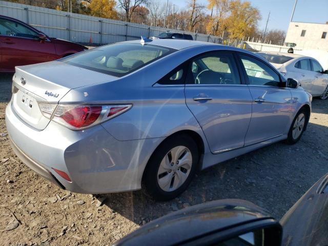 Image 3 of 2014 HYUNDAI SONATA HYBRID 2014 with VIN KMHEC4A49EA117627