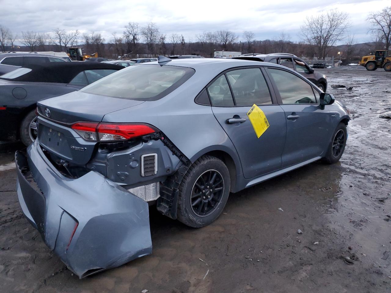 Image 3 of 2021 TOYOTA COROLLA LE 2021 with VIN JTDEAMDE4MJ009686