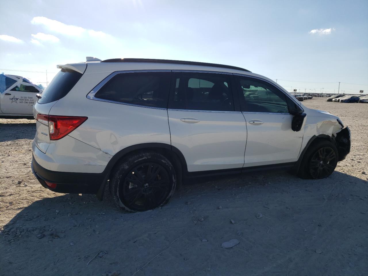Image 3 of 2022 HONDA PILOT SE 2022 with VIN 5FNYF5H26NB024753