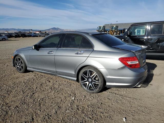 Obraz 2 z 2013 MERCEDES-BENZ C-CLASS 350 2013 z VIN WDDGF5HB4DA828106