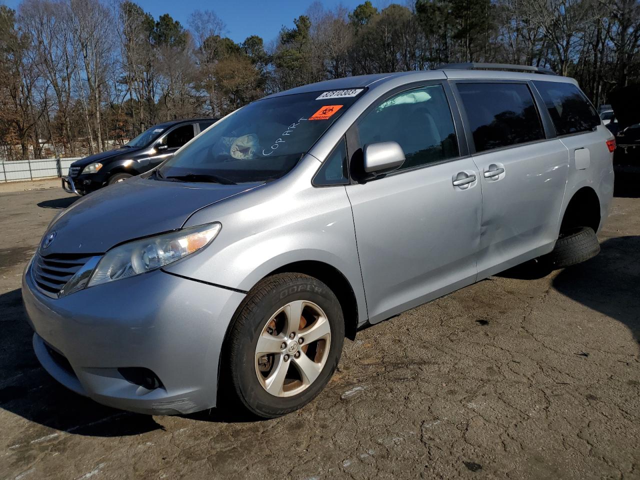 Изображение 1 2015 TOYOTA SIENNA LE 2015 с VIN 5TDKK3DC8FS609528