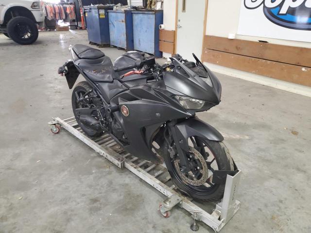 2015 Yamaha YZFR3 2015 image