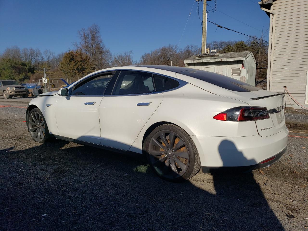 Изображение 2 2013 TESLA MODEL S  2013 с VIN 5YJSA1DP0DFP13054