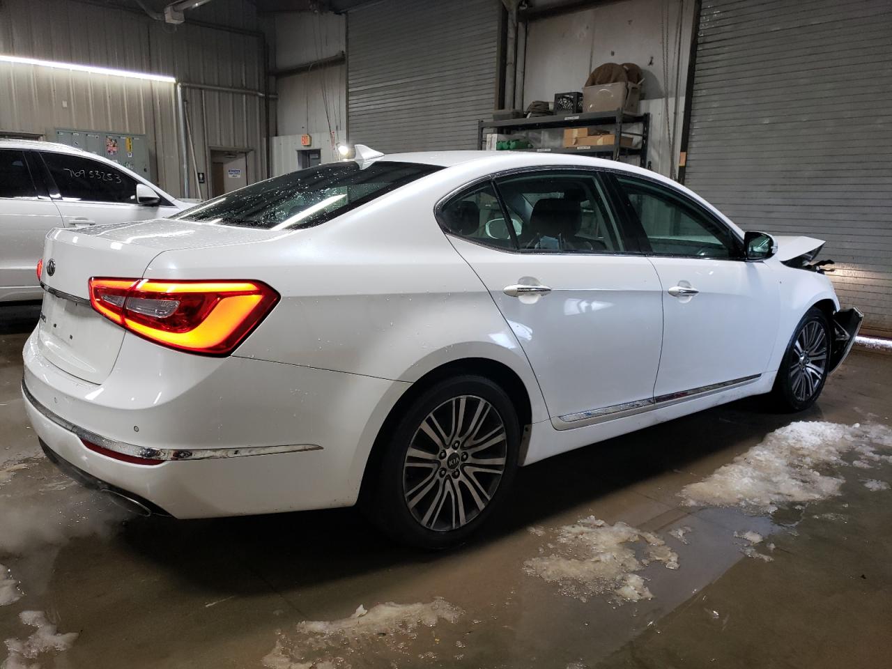 Obraz 3 z Kia Cadenza Premium 2014 z VIN KNALN4D75E5167667