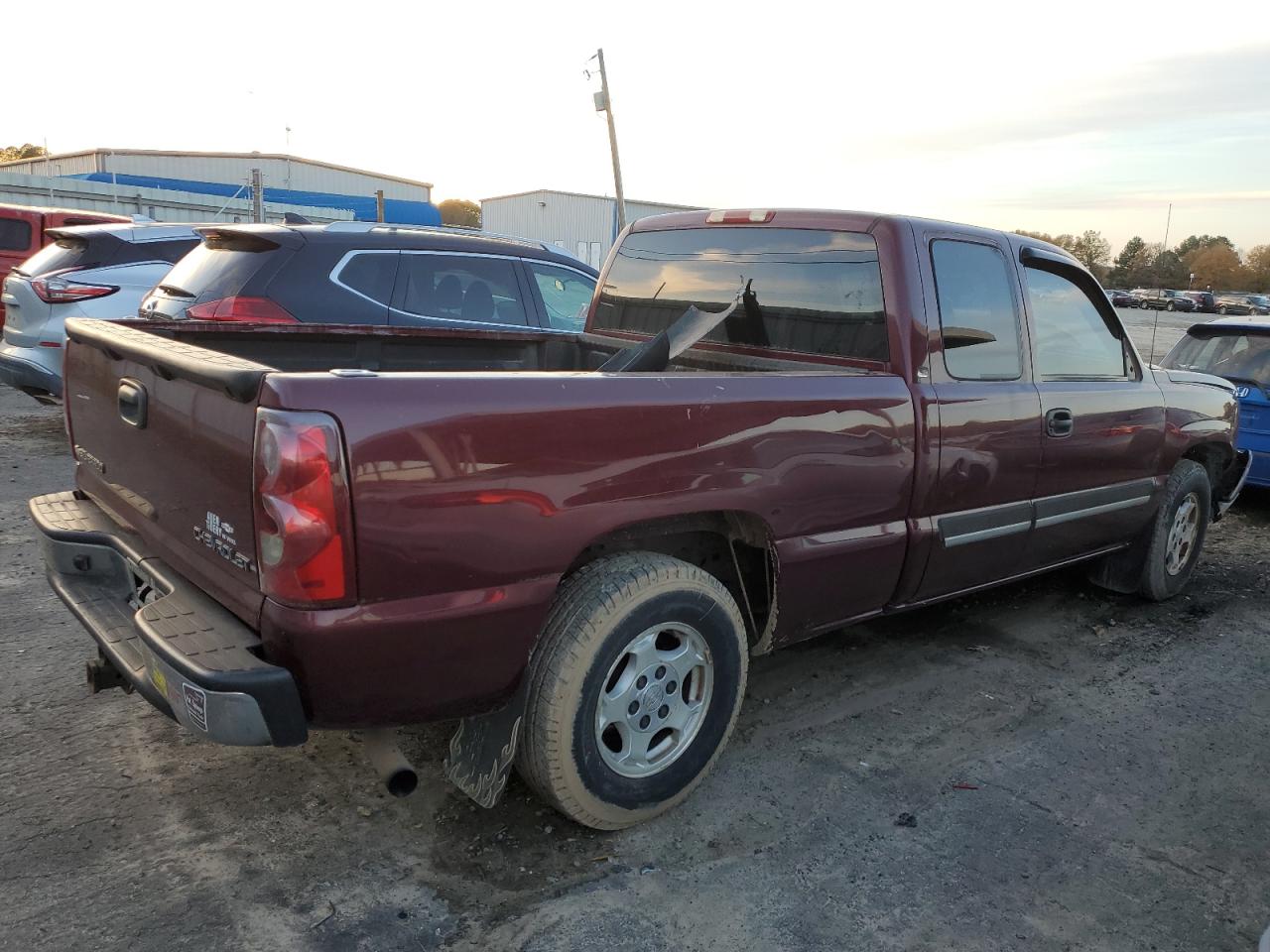 Image 3 of 2003 CHEVROLET SILVERADO C1500 2003 with VIN 2GCEC19VX31118969