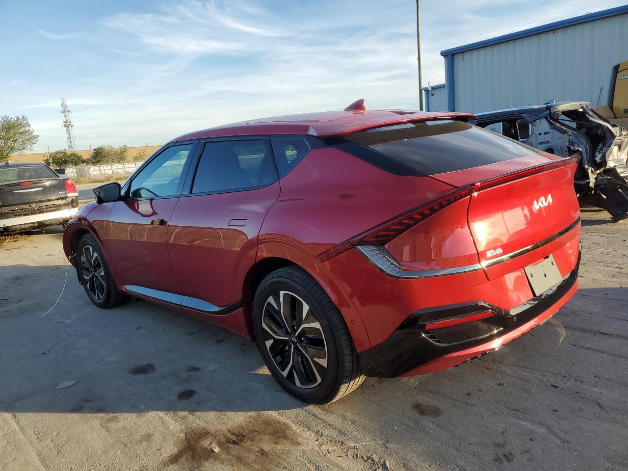 Изображение 2 2022 KIA EV6 GT LINE 2022 с VIN KNDC44LA7N5062700