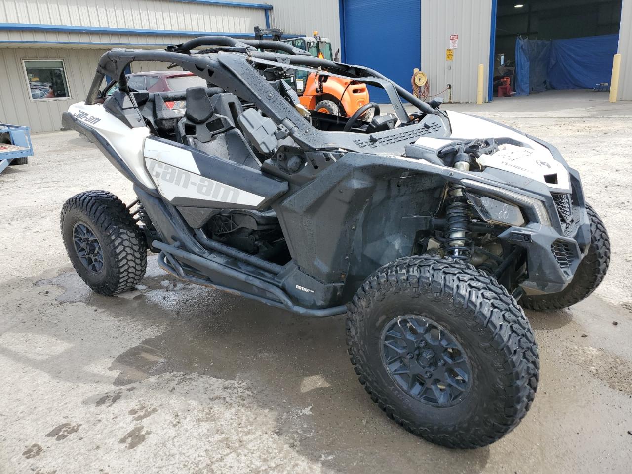 Image 1 of 2019 CAN-AM MAVERICK X3 DS TURBO R 2019 with VIN 3JBVGAW47KK000366