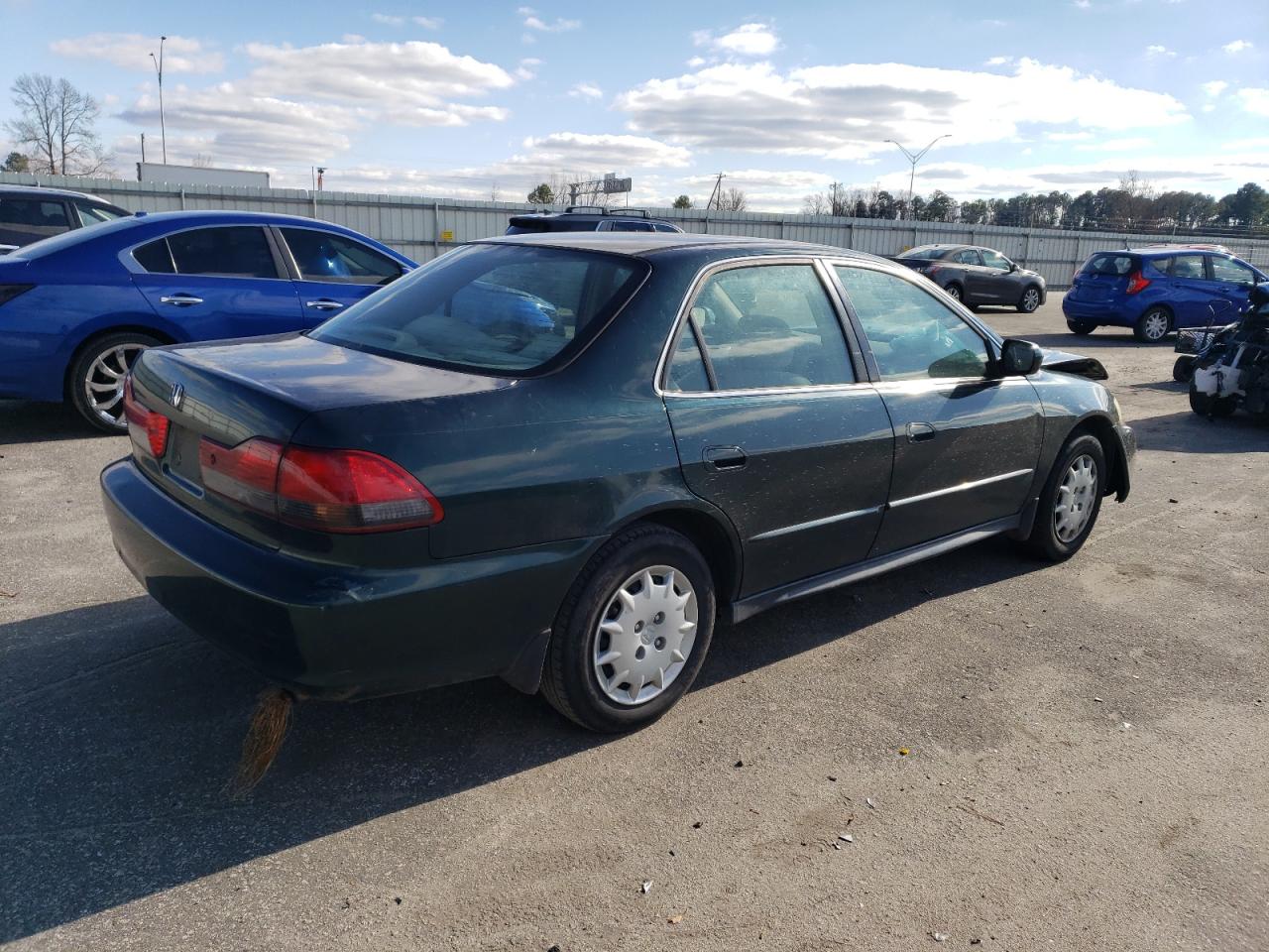 Image 3 of 2001 HONDA ACCORD LX 2001 with VIN 1HGCG56481A047452