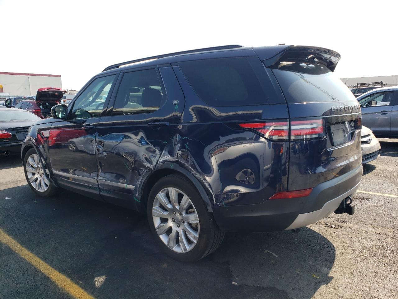 Image 2 of 2019 LAND ROVER DISCOVERY HSE 2019 with VIN SALRR2RKXKA085318