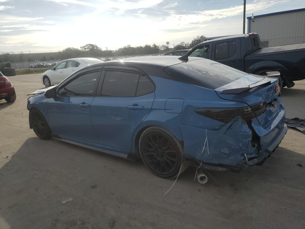 Изображение 2 2022 TOYOTA CAMRY TRD 2022 с VIN 4T1KZ1AK5NU069797