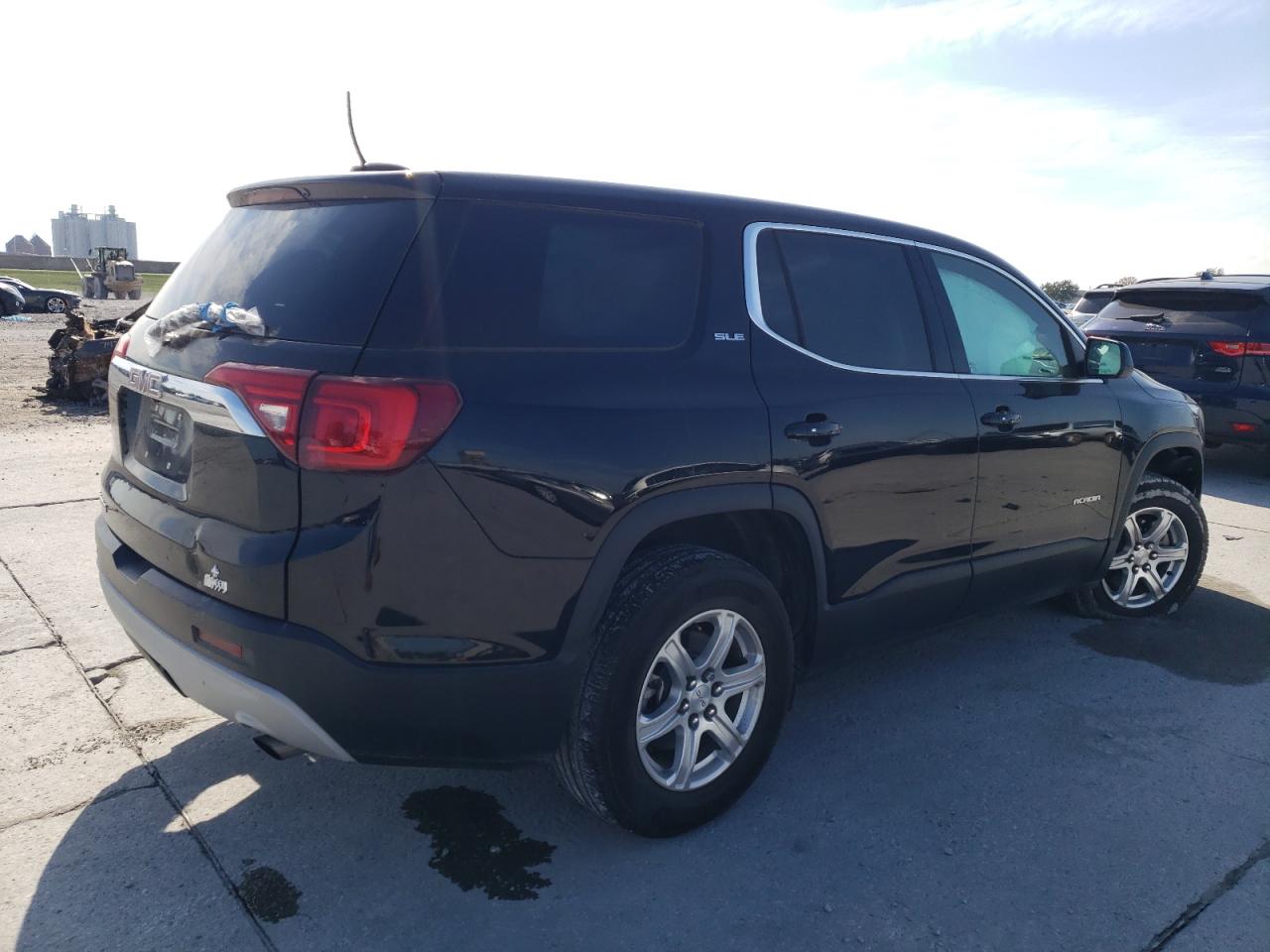 Image 3 of 2019 GMC ACADIA SLE 2019 with VIN 1GKKNKLA4KZ141179