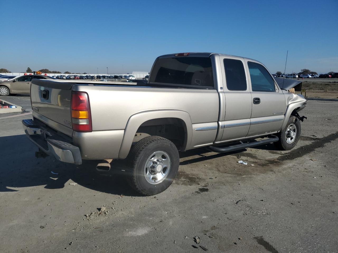 Image 3 of 2002 GMC SIERRA C2500 HEAVY DUTY 2002 with VIN 1GTHC29U62Z132903