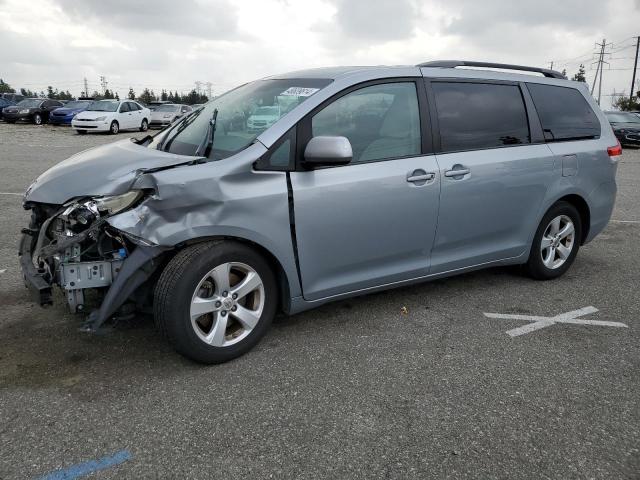 Изображение 2014 TOYOTA SIENNA LE 2014