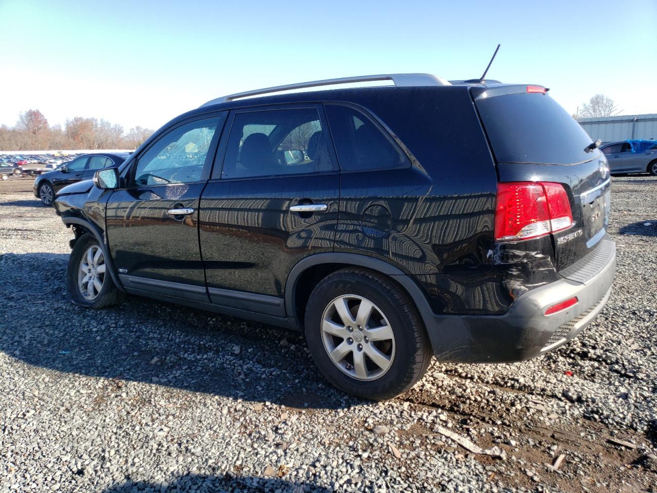 Image 2 of 2013 KIA SORENTO LX 2013 with VIN 5XYKTCA69DG385661