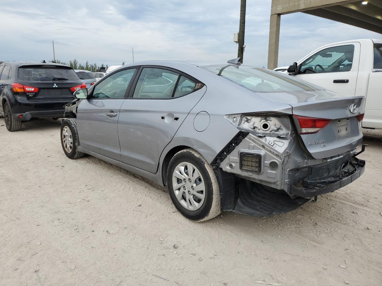 Image 2 of 2017 HYUNDAI ELANTRA SE 2017 with VIN 5NPD74LF4HH111802